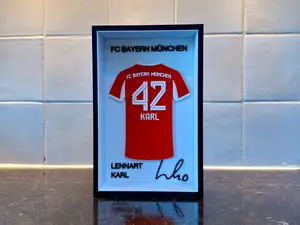 Lennart Karl - FC Bayern München - Jersey Frame