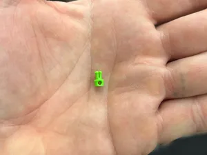 A VERY, VERY TINY FILAMENT CLIP