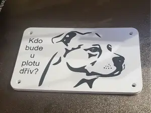 Pitbull na plot