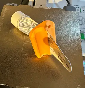 toothpaste squeezer