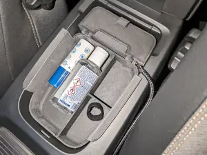 Volvo V40 2013 Under Armrest