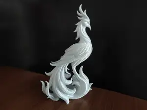 Elegante escultura de Fenix renaciendo