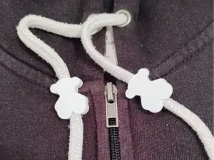 Cordón cuentas en forma de oso Tous para sudadera
