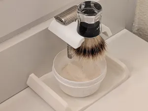 All-in-One Shaving Stand – Minimalist & Practical