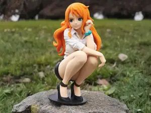 Nami crouched one color or Ams