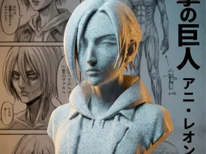 Annie Leonhart Statue, Female Titan