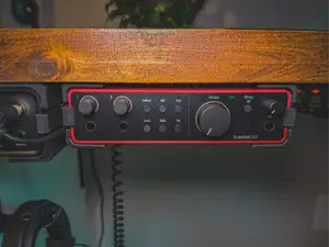 Focusrite Scarlett 2i2 Under Desk Mount 4th Gen