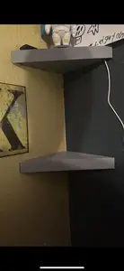 floating corner shelf and mounting bracket