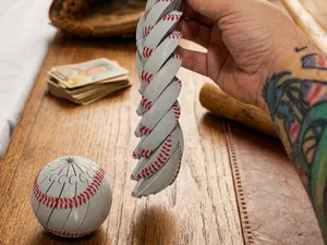 BASEBALL TWISTY FIDGET
