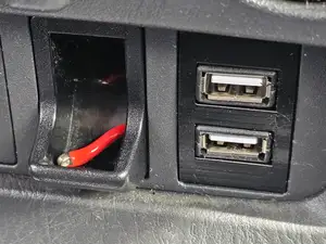 RAV 4 USB adapter (2000-2006)