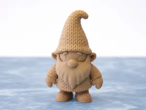 Gestrickter Gnom fuer Deko, Bemalung, Pieksekiste