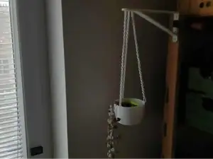 Hanging flower pot with print in place chain