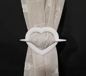 Heart-shaped curtain holder