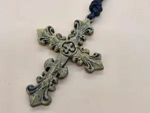 Ornamentales Kreuz – Halsketten-Anhänger