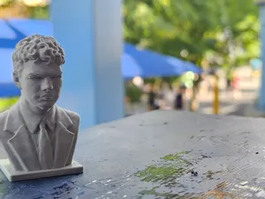 Daniel Levashki Bust