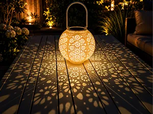 Solar Gartenlaterne Kugelform "Floral Glow"