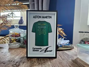 F1 - Aston Martin Fernando Alonso jersey display