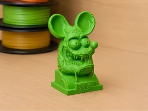 Estatueta similar ao Rat Fink