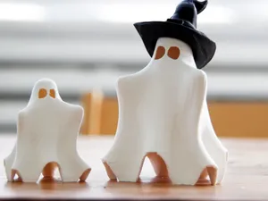 Cute hug me ghost