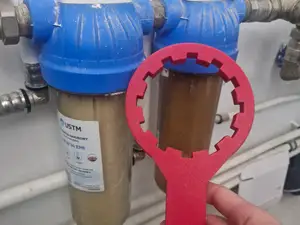 Heavy Duty 10" Water Filreinforcedter Wrench USTM
