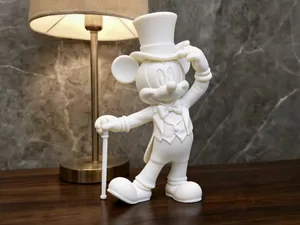 Showman Mickey: Master of Magic & Ceremony