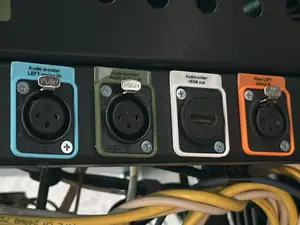 Colorcoding and labelling of D-type connectors