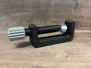 Schraubzwinge / C - Klemme