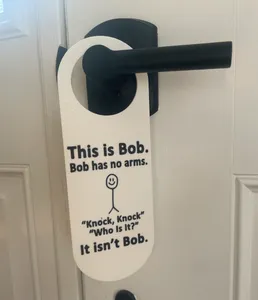 Funny Knock Knock Door Hanger / Bob / No arms / 