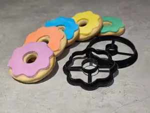 Donut cookie cutter