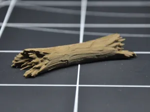 Laying broken tree trunk - Miniature terrain