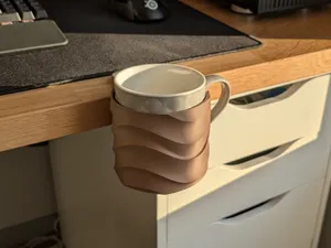 Wavy Desk Mug Holder