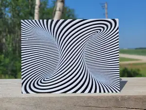 "Inside the doughnut" optical illusion (no ams!)