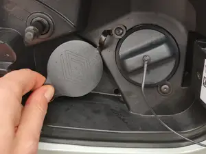 Renault Captur (2025) LPG fuel cap