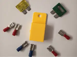 Fuse holder for cars and motorcycles