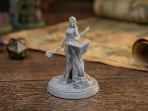 Arcane Sorceress Mage with Staff & Spellbook 32mm