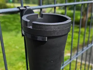 Halter für Aschenbecher / Blumentopf d70 (Fäncel)