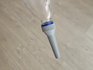 Screw-on funnel nozzle