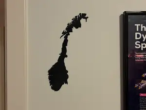 Norway wall map/silhouette