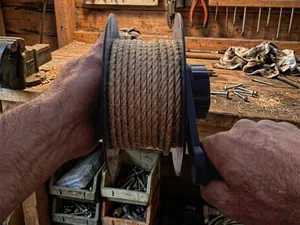 Handheld Reel with Empty spool Recycle