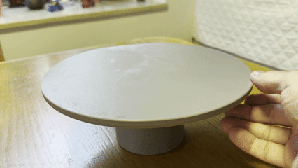 Revolving cake stand