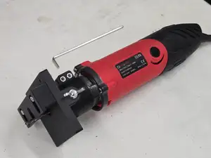 Device for profile milling