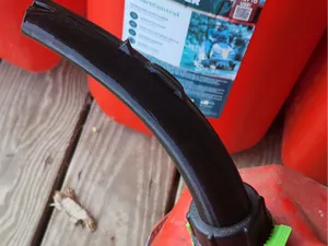 Quick Pour gas nozzle