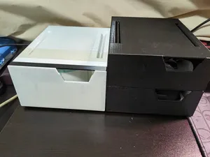 一组简单的桌面抽屉
