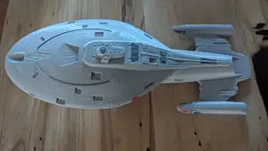 USS Voyager - Intrepid class 1:1000 scale