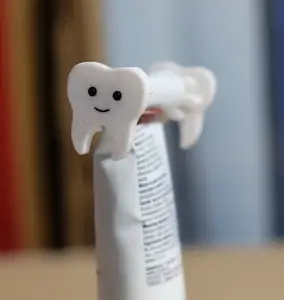 Cute Toothpaste Roller squeezer with Secure Clip