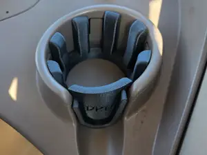 JOHN DEERE 6M CUP HOLDER