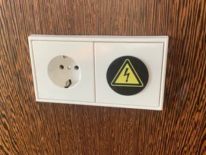 Protective contact plug