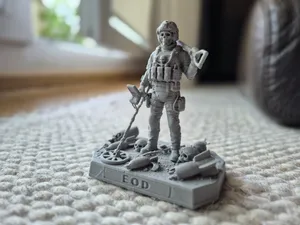 EOD Hero / Saper / Editable text on base