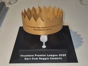 Trofeo con corona per premier league di freccette
