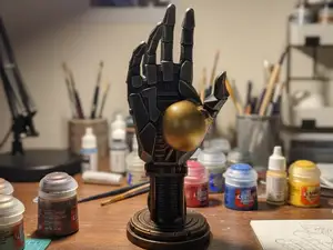 Cyborg Hand - Halter für deine Alltagsgegenstände!